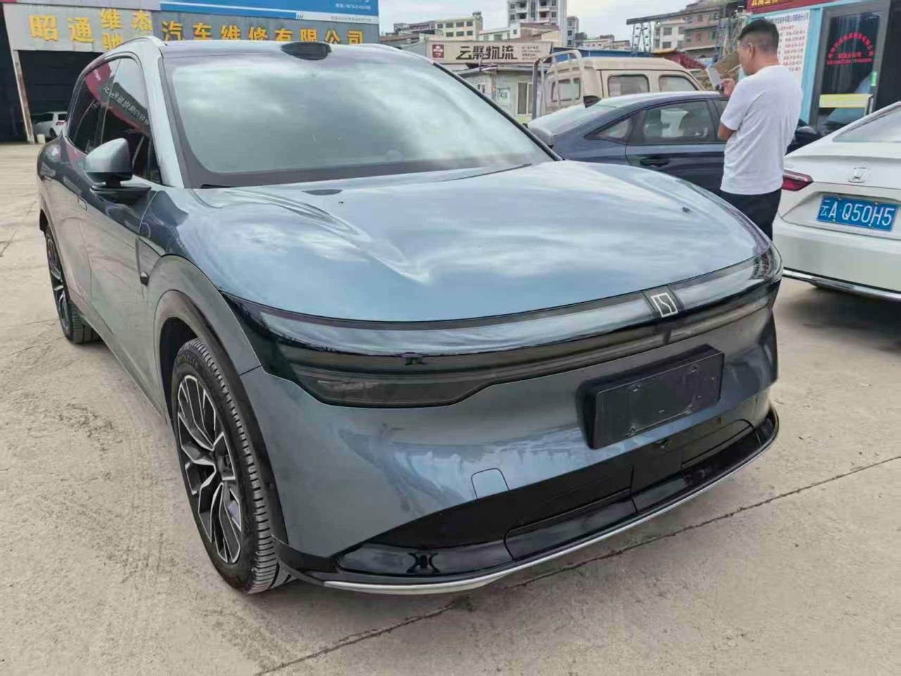ZEEKR 7X 2025